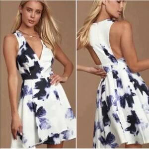 Lulus white blue floral faux wrap sleeveless dress size Small spring Easter